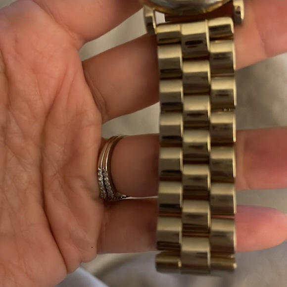 **SOLD ELSEWHERE** Marc Jacobs - Gold Watch w/ Black Face - Picture 12 of 13